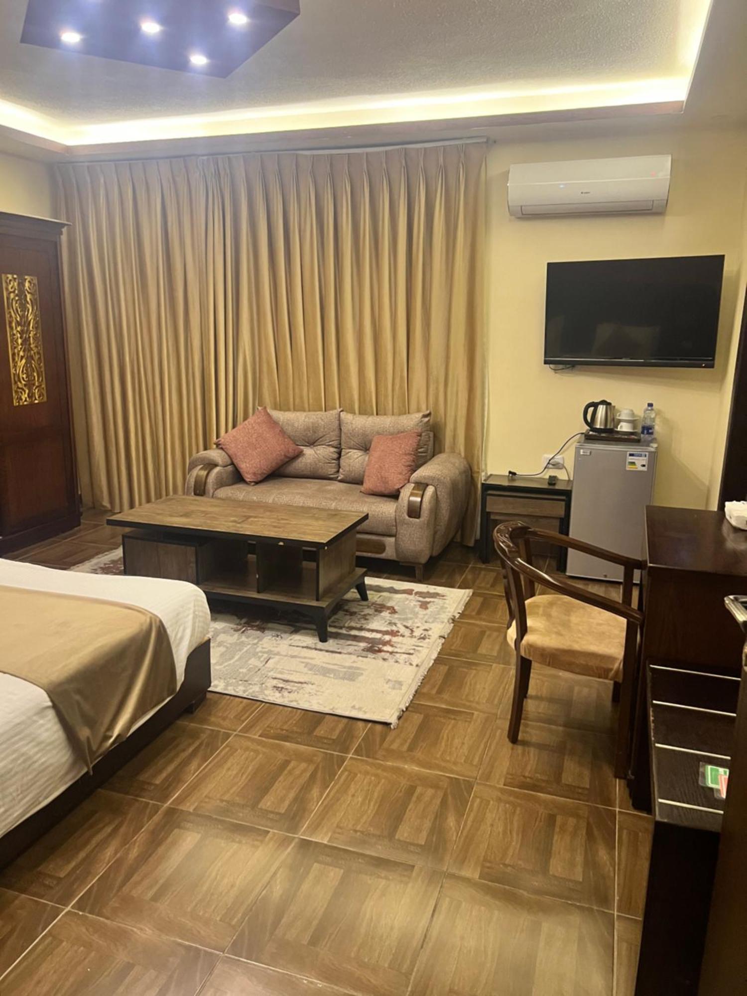 와디무사 Esperanza Petra B&B 외부 사진